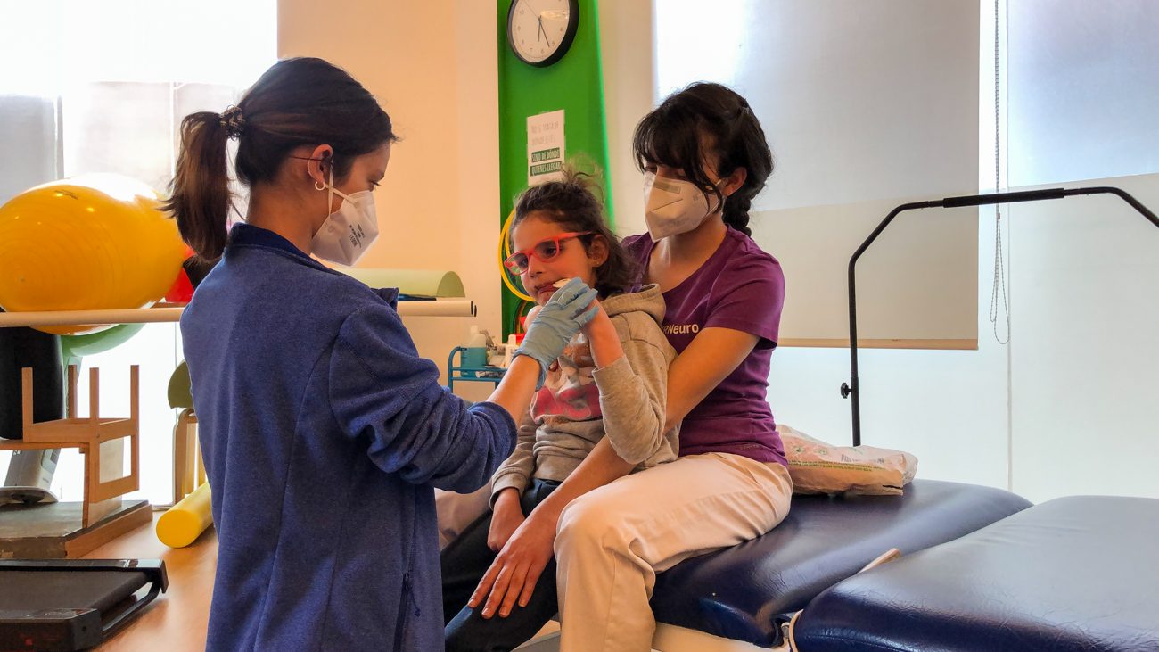 Equipo de irneuro acompañando a un paciente y su familia en Madrid